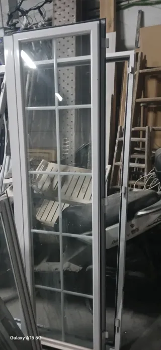 Balcón de aluminio blanco