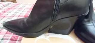 Botines de piel negros Zara