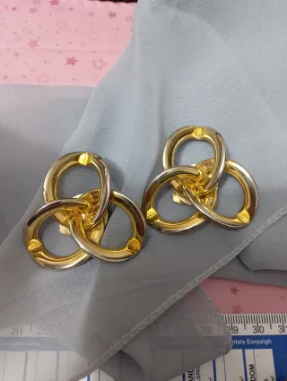 Enormi orecchini anni '80