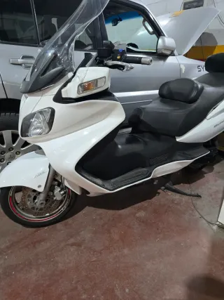 Suzuki Burgman 650 Executive