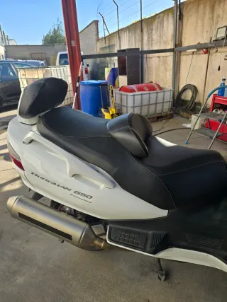 Suzuki Burgman 650 Executive