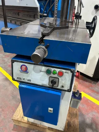 Entalladora-chavetera M Tortosa V1/600