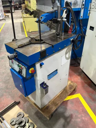 Entalladora-chavetera M Tortosa V1/600