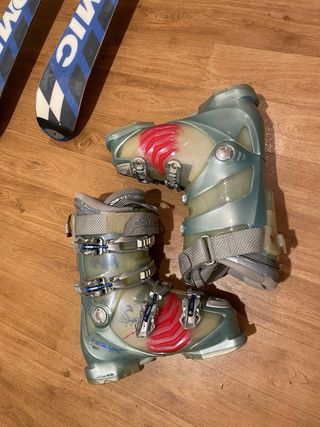 Esquís Atomic Mujer + Botas Talla 43