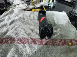 Potencia de carretera negra