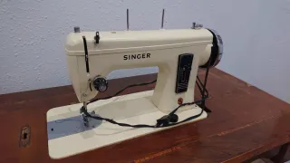 Máquina de coser Singer antigua