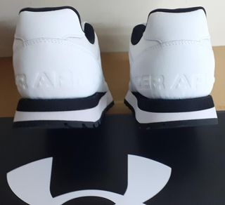 Under Armour Essential Runner Talla 44 nuevas!!!