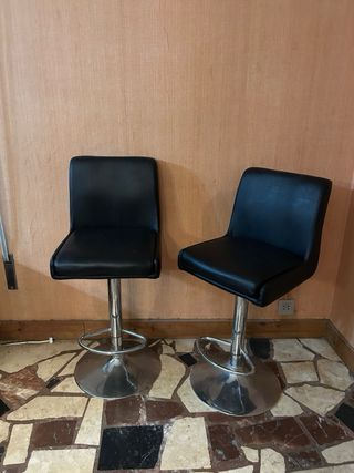 Taburetes elevables piel negro