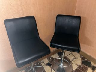 Taburetes elevables piel negro