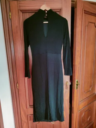 Vestido midi negro con strass