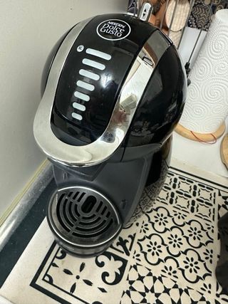 Cafetera Dolce Gusto Negra