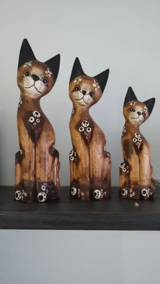 Figuras de Gatos de Madera Decorativas