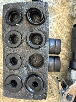 Alquiler Prensa Hidráulica TH / V 16 / 20 / 26 /32