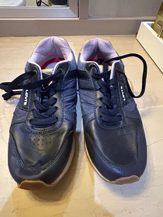 Zapatillas Levi's Negras y Grises
