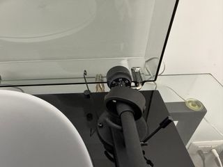 Pro-Ject Essential III Piano Black +Ortofon 2M RED