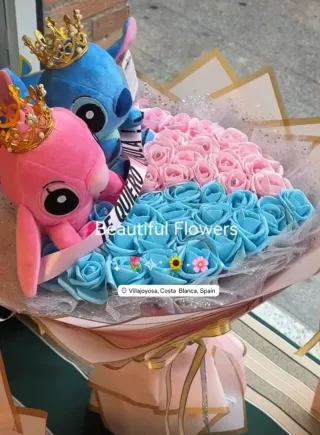 Ramo de flores y peluches Stitch