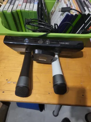 Xbox 360 Kinect, 4 Mandos, 2 Micrófonos, 20 Juegos