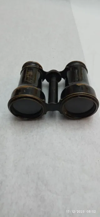 Binoculares antiguos.