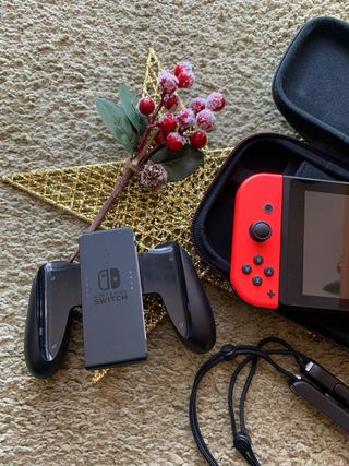 Nintendo Switch Azul/Rojo + Accesorios Originales