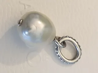Charm Pandora Perla Barocca Bianca
