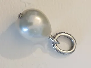 Charm Pandora Perla Barocca Bianca