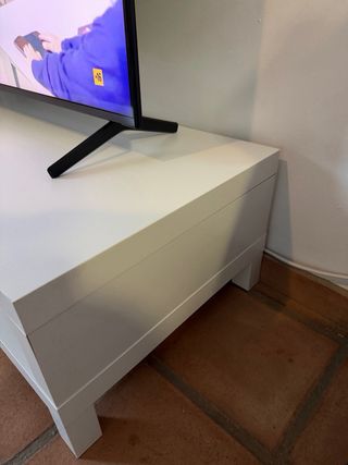 Mesa TV y Auxiliar Blanca