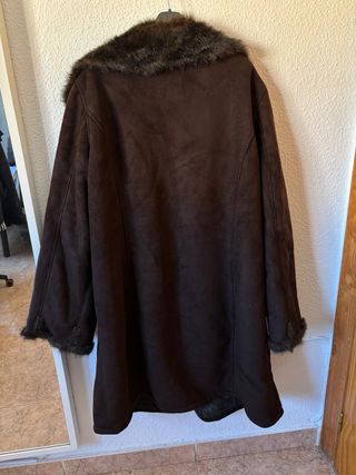 Abrigo de pelo marrón