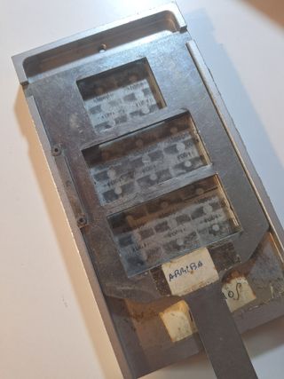 Troqueles letras/números matrículas ciclomotores