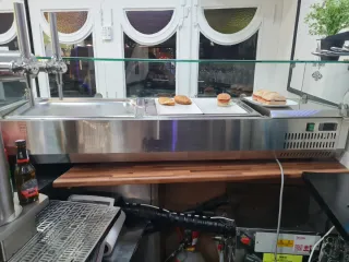 Vitrina expositora cristal y madera