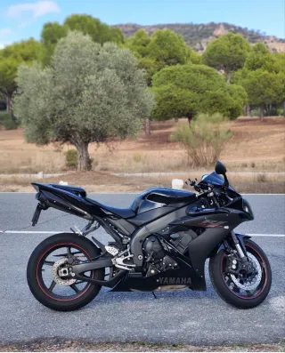 Yamaha R1 2006 Negra