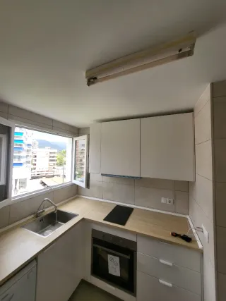 Albañil fontanero electricista alicatador Pintura