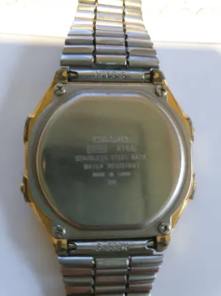 Reloj Casio Dorado y Plateado