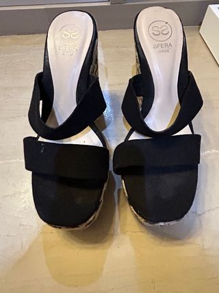 Sandalias esparto estampado y tiras negras