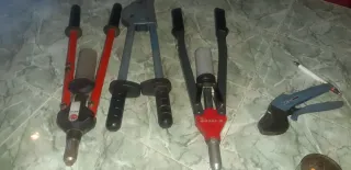 Remachadoras manuales Facom y otras