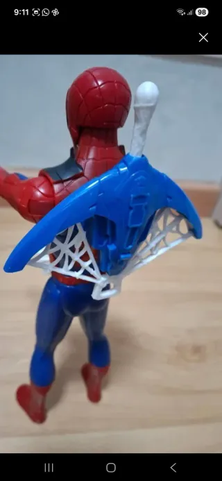 Lote libro y accesorios Spiderman y Iron Man