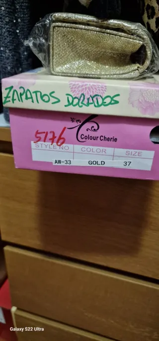 Zapatos y bolso de fiesta dorados talla 37