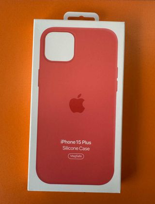 Cover iPhone 15 Plus in silicone Guava