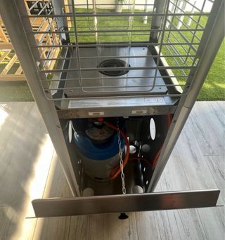 Chimenea piramidal metal y madera