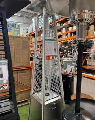 Chimenea piramidal metal y madera