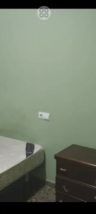 SE ALQUILA HABITACION