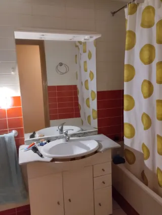 SE ALQUILA HABITACION