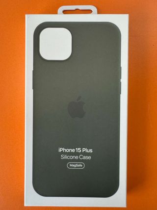 Cover iPhone 15 Plus in silicone Cypress