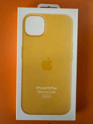 Cover iPhone 15 Plus in silicone Sunny Color originale