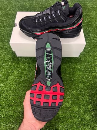 Nike Air Max 95 Undefeated Negra