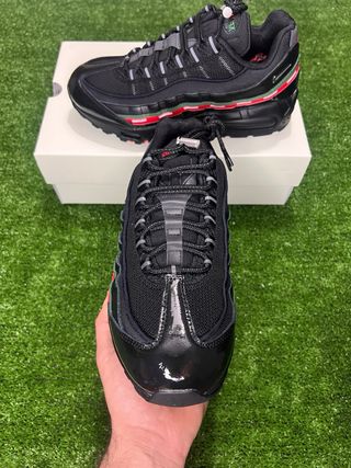 Nike Air Max 95 Undefeated Negra