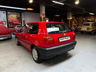 Volkswagen Golf Pink Floyd