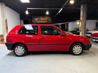 Volkswagen Golf Pink Floyd