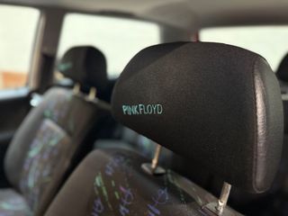 Volkswagen Golf Pink Floyd