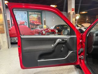 Volkswagen Golf Pink Floyd