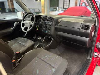 Volkswagen Golf Pink Floyd